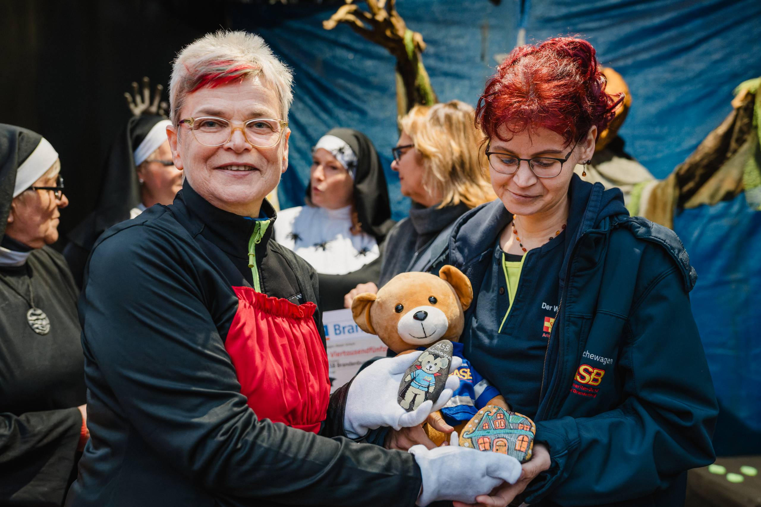 2025-11-14 Spendenübergabe Wünschewagen_7