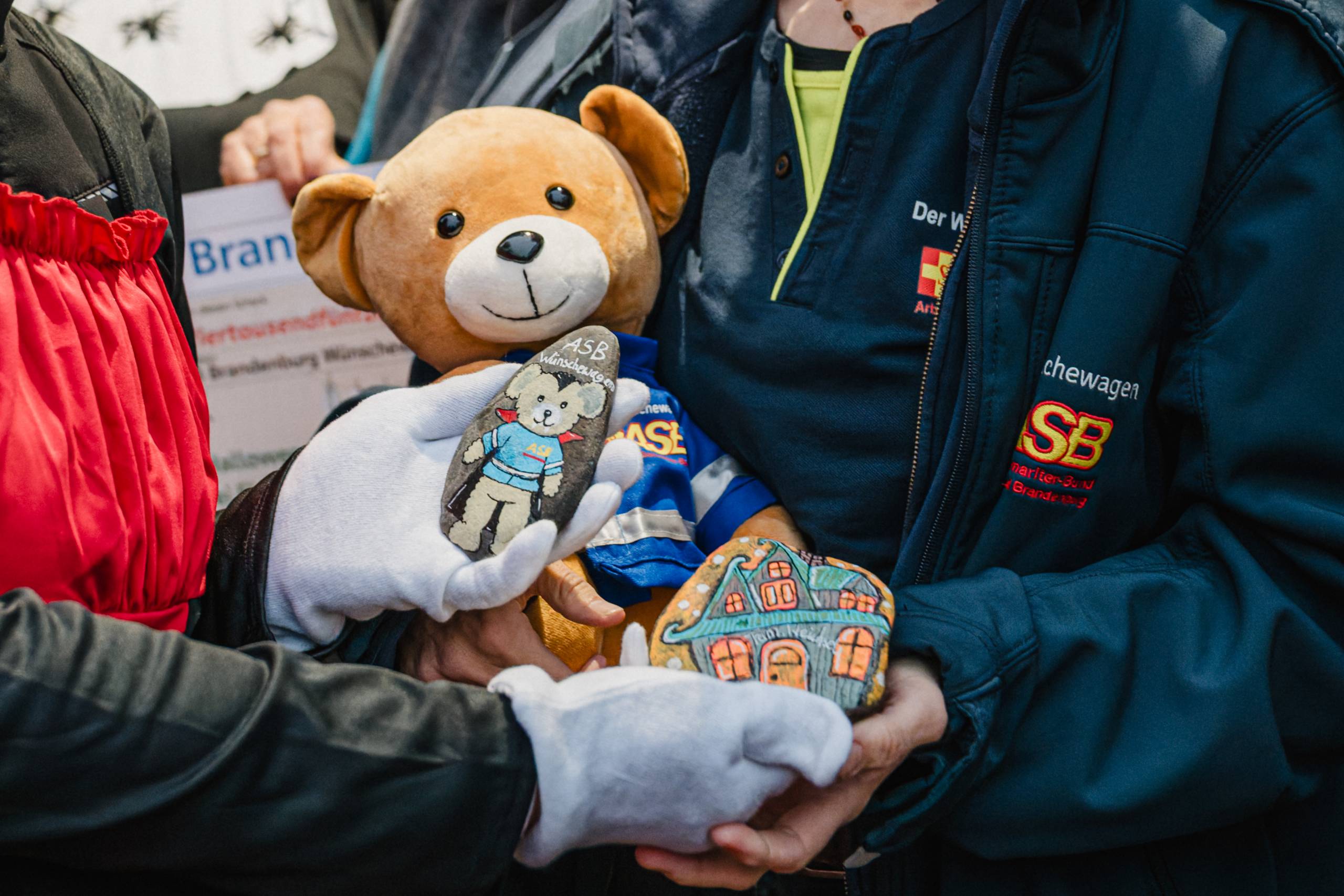 2025-11-14 Spendenübergabe Wünschewagen_9